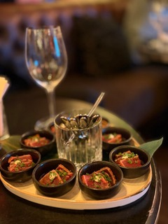 Das Bild zeigt das Essen beim Ulmer Top Lounge Event bei dem 1000FTAD anwesend war