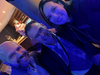 Das Bild zeigt Linus Schmidt und Virginia Kopp beim Ulmer Top Lounge Event bei dem 1000FTAD anwesend war