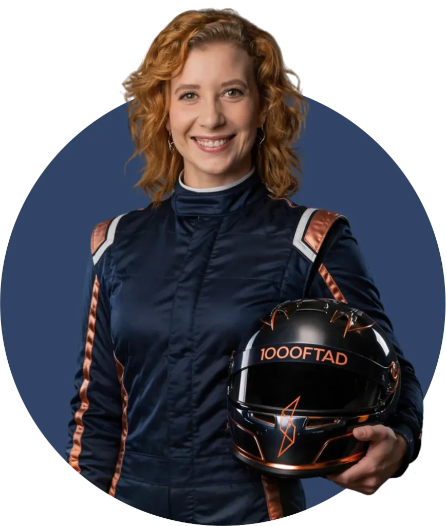 Das Bild zeigt Jessica Gukerle im F1 Design der 1000FTAD. Die Software von 1000FTAD lässt sich mit der Formel 1 vergleichen, da sie ebenso millisekundenschnell agiert.